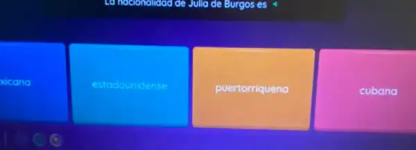 La nacionalidad lidad de Julia de Burgos es
xicana
estadounidense
puertorriquena
cubana